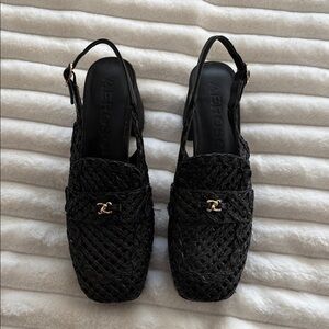 AEROSOLES Black Slingbacks